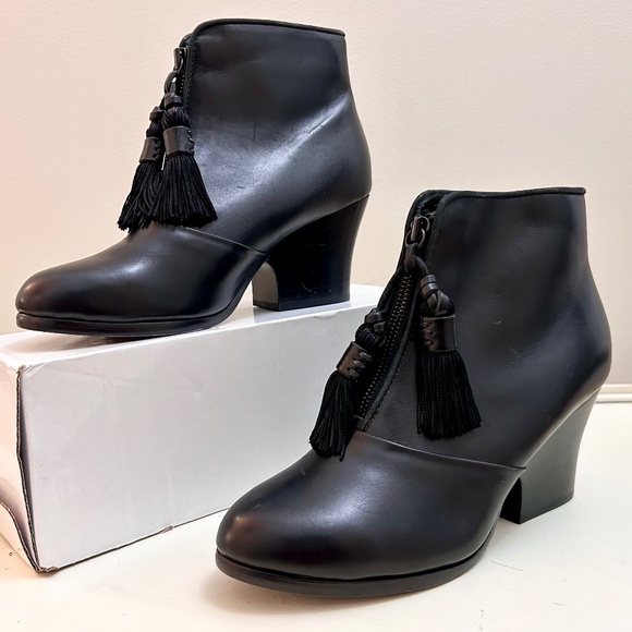 Rag & Bone Darcy Black Leather Rounded Toe Front Zip Up Tassel Ankle Boot sz 7.5 - Picture 1 of 8